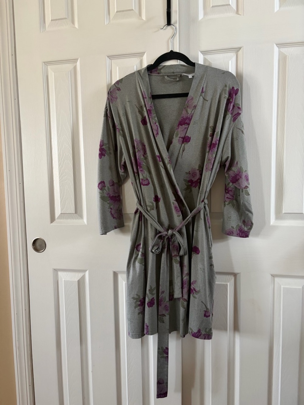 Motherhood Maternity Floral Wrap Robe Gray/Purple Floral Print Large